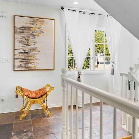 Stunning Mediterranean Mansion In Laurel Canyon Лос-Анджелес Экстерьер фото